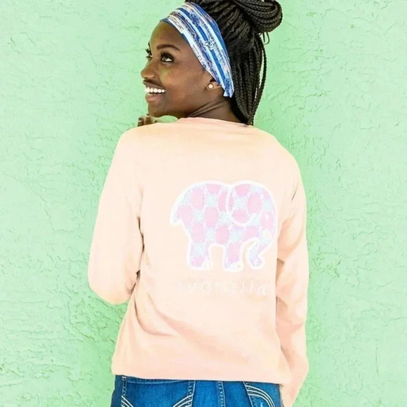 🍀2/$22 Ivory Ella Peach Tropical Pineapple Long Sleeve T-Shirt Womens size Small - Picture 10 of 10